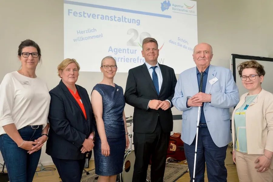Gruppenbild: Melanie Ahlke, Claudia Middendorf, Annika Nietzio, Matthias Heidmeier, Peter Gabor, Virginia Grossek