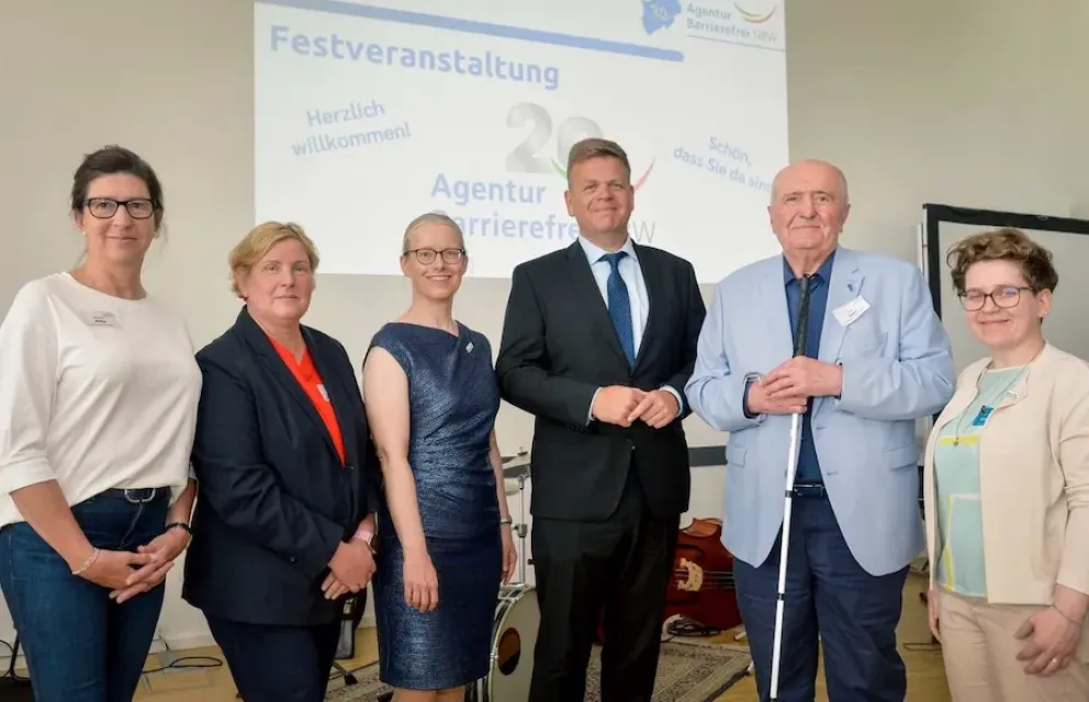 Gruppenbild Melanie Ahlke, Claudia Middendorf, Annika Nietzio, Matthias Heidmeier, Peter Gabor und Virginia Grossek