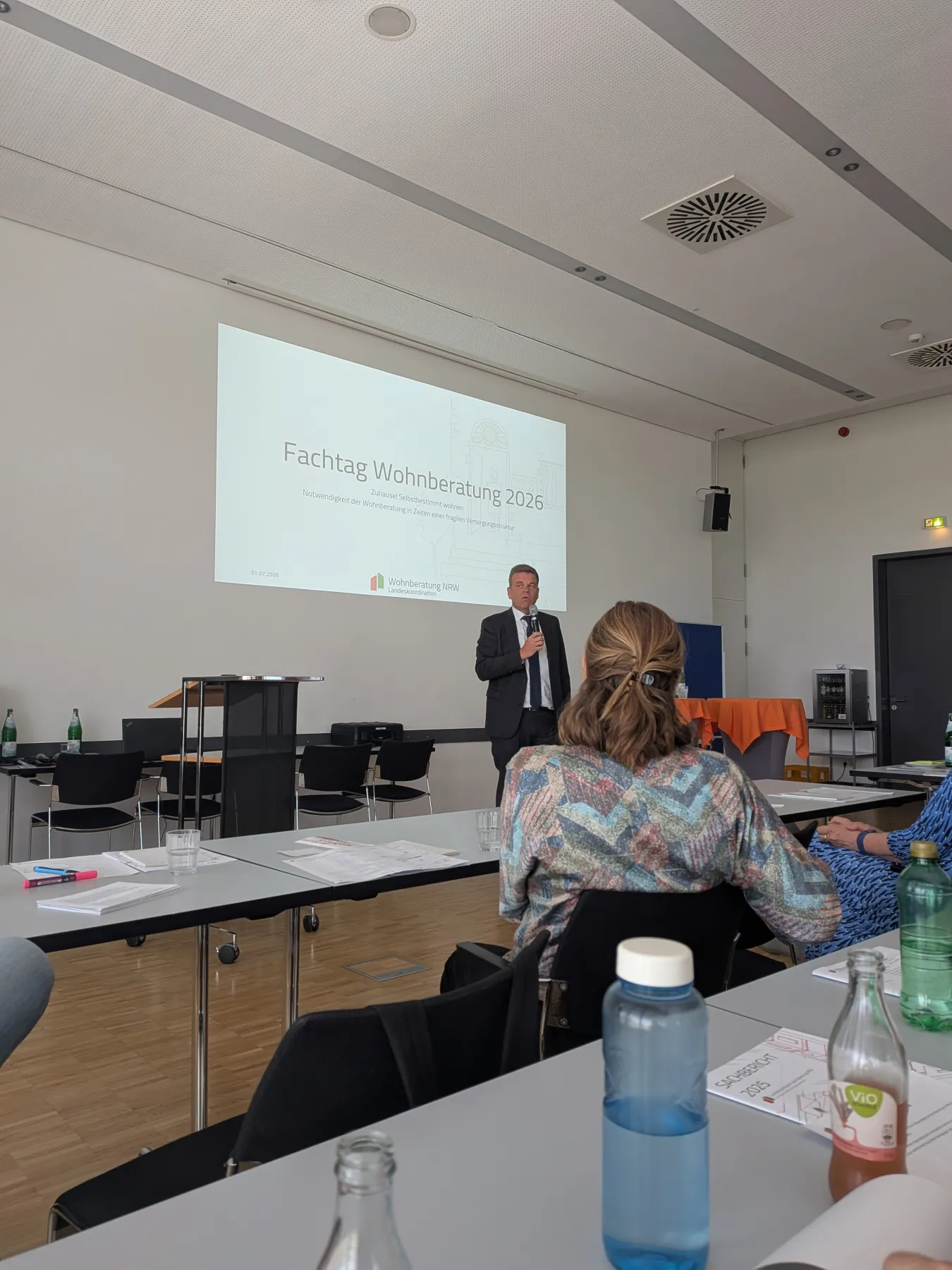 Foto von Matthias Heidmeier während seines Grußwortes.