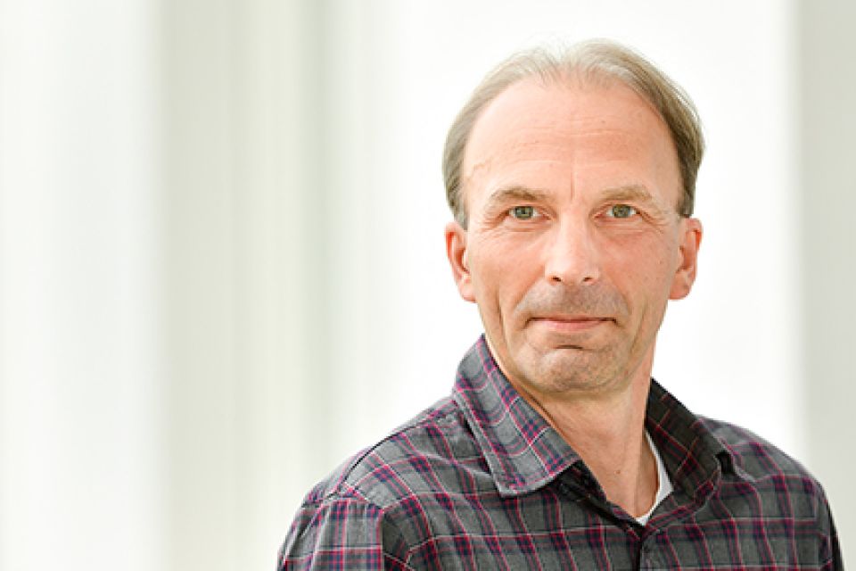 Portraitfoto: Rainer Schelletter